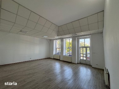 Spatiu comercial Ultracentral stradal, 63,75mp, curte, cu posibilitate