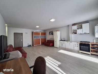 Apartament cu 2 camere, 55 mp, balcon, zona Eroilor (blocurile albe)