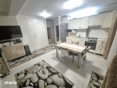 Apartament semidecomandat cu 2 camere, parcare, zona Tineretului