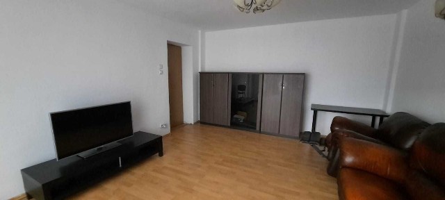 Proprietar - Inchiriez apt 2 camere Piata Victoriei, Metrou