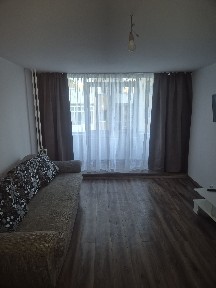 Închiriez garsonieră Decomandată
