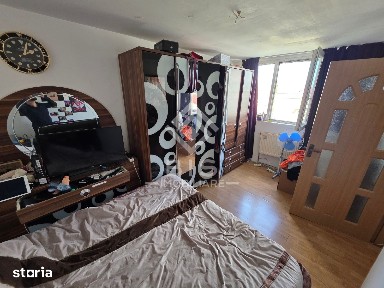 Apartament 2 camere semidecomandat.