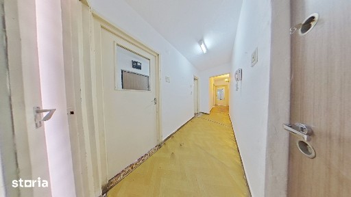 Apartament spatios cu 3 camere de vanzare - Aurel Vlaicu, Arad
