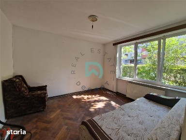 Apartament 3 camere, Tractorul