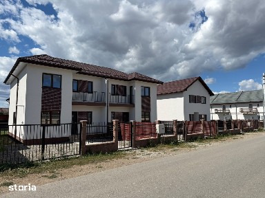 Casa tip duplex de vanzare, Izvor, Tarlungeni, Brasov