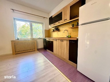 Apartament 3 camere la vila, curte 130 mp, strada Heltai Gaspar, Gheor
