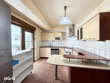 Apartament de închiriat în Sibiu, 2 camere, 2 băi, 2 balcoane - Centru