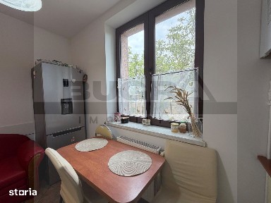 Apartament de 2 camere, decomandat, 54 mp, 2 parcari, zona Garii