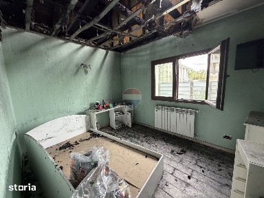 Casă / Vilă Golesti de refacut