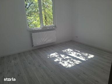 P-ta Revolutiei - ap. 2 camere, decomandat, etaj 1, finisat recent