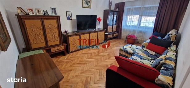 Apartament 3 camere decomandat zona Mercur- Cetate