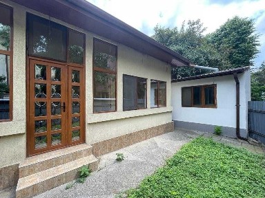 De închiriat casă - Str. Savini nr. 3