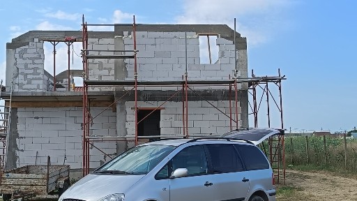 Vand teren cu casa in constructie. Golesti Vrancea