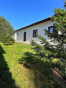 AFUMAȚI - DOUĂ LOCUINȚE DISTINCTE pe același teren de 1.250 mp | INTABULATE | FRONT STRADAL 17.80 m | PRET 185.000€