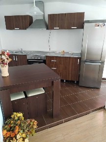 Vila parter + 1 de inchiriat stradal in Azuga