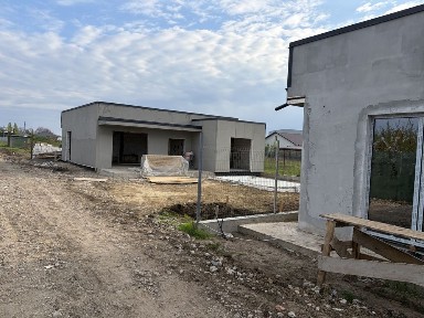 Casa cu piscina automatizata/sat Costi posibilitate rate 12luni