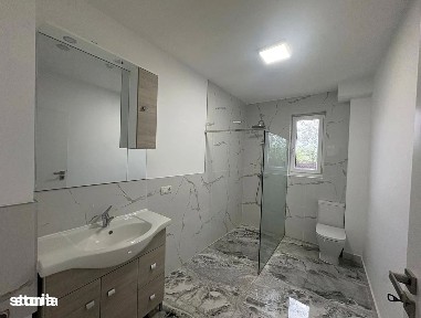 Vilă cu două apartamente independente 220 mp