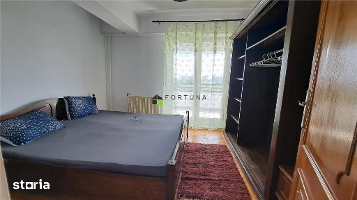 Penthouse 4 camere, mobilat si utilat modest, strada Toamnei