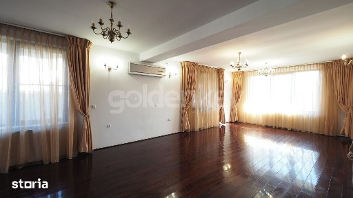 Vila duplex spatioasa cu 6 camere