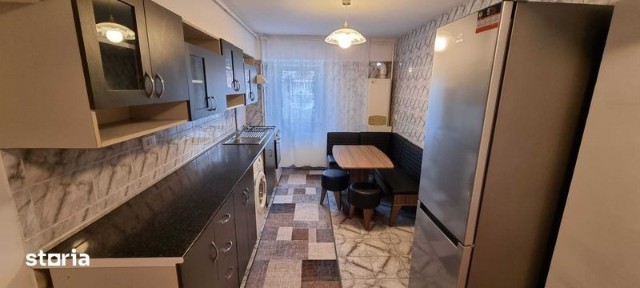 Inchiriez apartament 2 camere, bd-ul Traian, etaj 4
