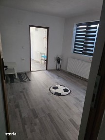 Inchiriez apartament