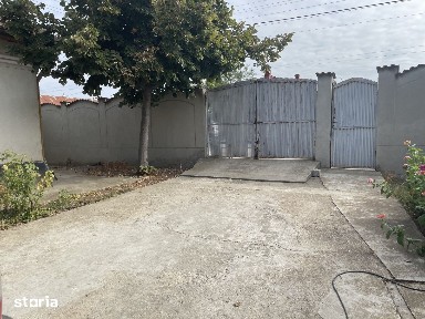Casă cu teren în cartier Izvorul Rece