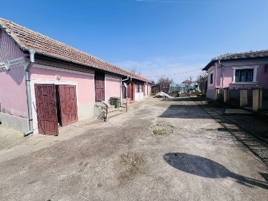 Casă Pătulele - 2 proprietăți