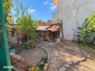 CASĂ CU DOUĂ CORPURI DE CLĂDIRE ȘI TEREN DE 330 MP | ZONA LUPENI