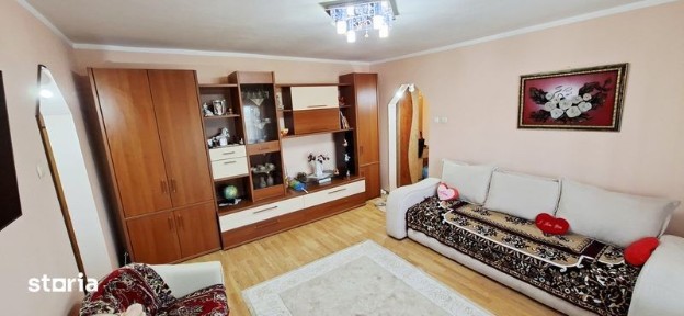 Persoana fizica inchiriez ap.2 camere inclus parcare