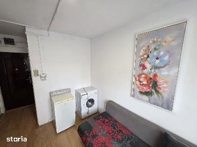 Proprietar inchiriez garsoniera zona Dacia str. Labirint