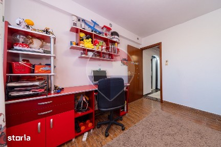 Apartament 2 camere, decomandat,boxa si loc de parcare!