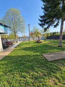 Proprietate cu teren și gospodărie completă