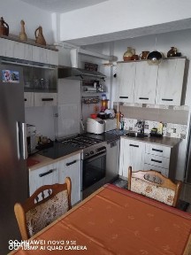 Persoana fizica vand ap 2camere