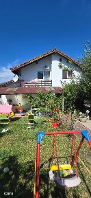 Casa deosebita in Cisnadie,4 dormitoare,gradina,terasa,priveliste.