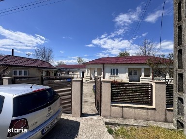 Casa cu teren de vanzare in Rastoaca