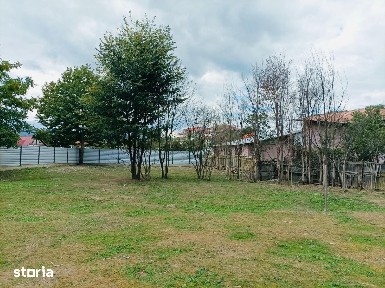 Casa cu teren intravilan 2.273 mp- pozitie centrala Darmanesti Bacau