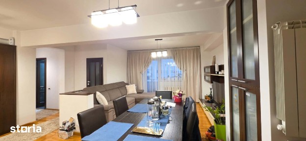 Apartament cu 3 camere de vânzare - Nufărul