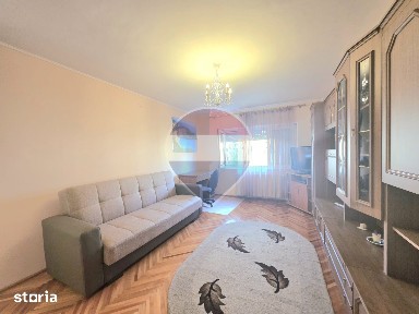 De închiriat apartament cu 3 camere Strada Aluminei Rogerius