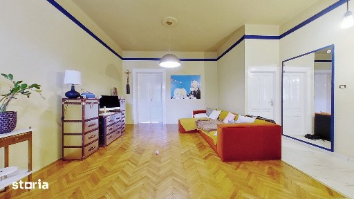 Apartament modern cu 3 camere intr-o cladire istorica, la 300 m de Pri