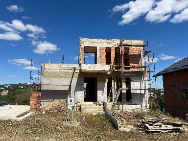 Vand casa vila individuala cu 4 camere in Valea Adanca