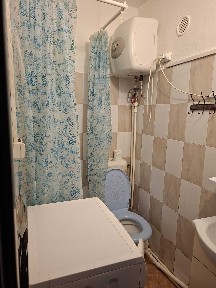 Persoana fizică vind cameră cămin poitiers (socar) et.2 17 m. patrati recent renovat,baie,dus.mobila noua