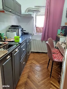 Proprietar vând apartament 3 camere, bloc PB, parter, Dacia, Oradea