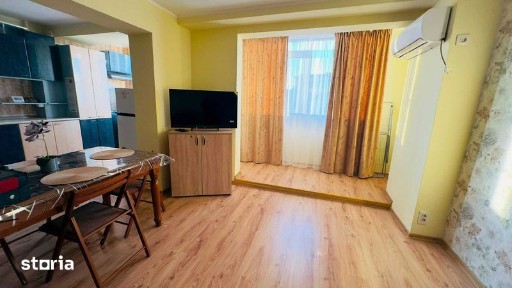 Inchiriez apartament