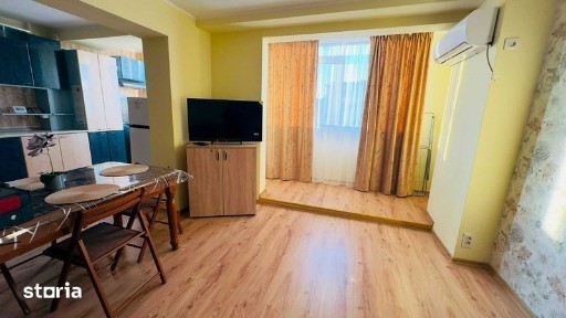 Inchiriez apartament