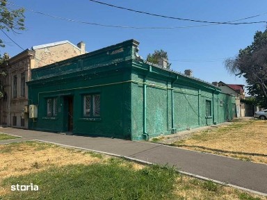 Casa din caramida cu gradina, pivnita si garaj | zona Garii, Braila