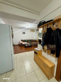 Închiriez apartament