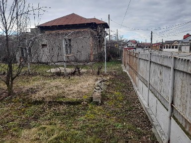 Teren cu Casa de vanzare in localitatea Ion Luca Caragiale pe dn72