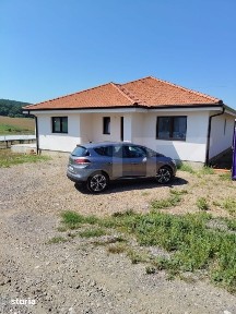 „Casa in stil mediteranean de vanzare in Livezeni - Oaza de linist
