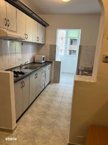 Inchiriez ap 3 camere PB, zona Nufarul vis a vis de Louts Centre