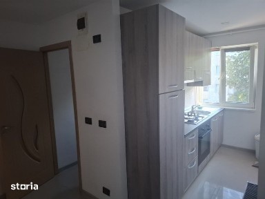 Inchiriez apartament